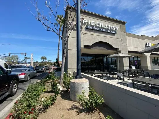 Pieology Pizzeria, Corona Hills