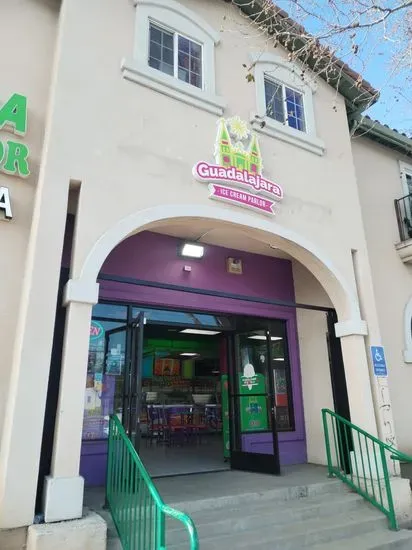 Guadalajara Ice Cream Parlor - Neveria Y Paleteria