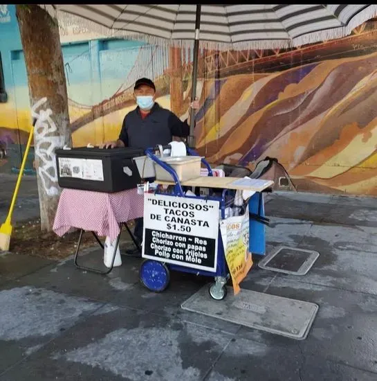 Deliciosos Tacos de Canasta