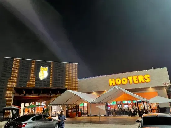 Hooters of Costa Mesa