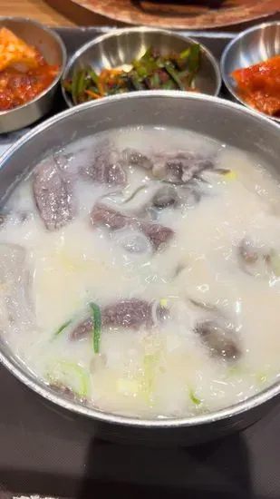 Daeho Kalbijjim & Beef Soup