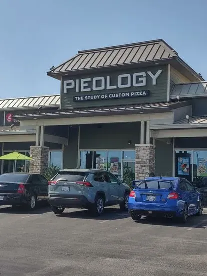 Pieology Pizzeria Park Crossing, Fresno, CA