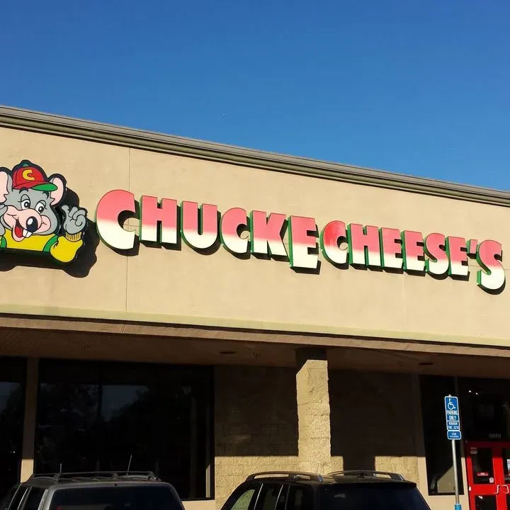 Chuck E. Cheese Cerritos, CA Checkle