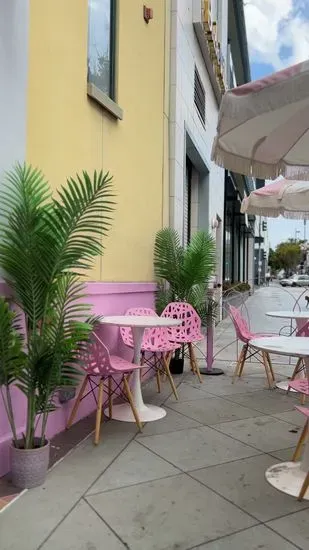 Pink Daisy Cafe