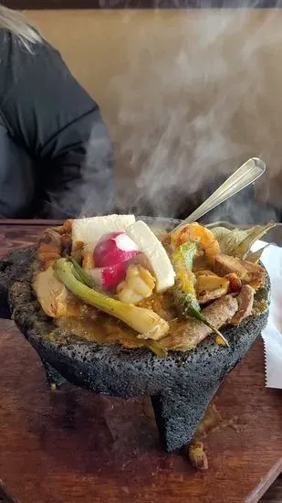 Los Molcajetes