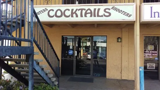 Shooters Cocktails & Billiards