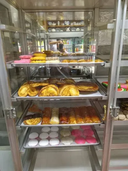 Rosa's Pasteleria Y Panaderia