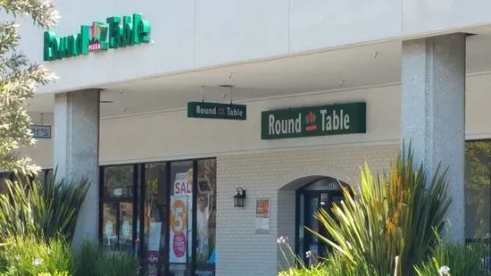 Round Table Pizza (Next to Target)