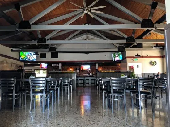 Frank's Sports Bar and Grill