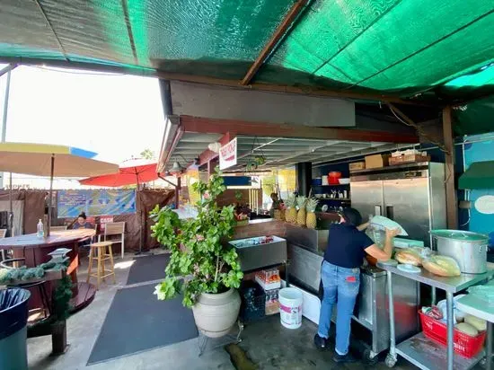 Deliciosas Pupusas (inside car wash)