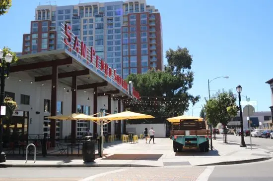 San Pedro Square Market Bar