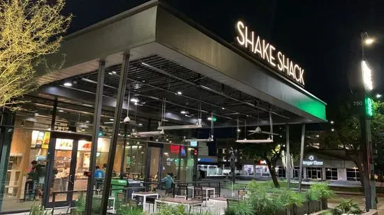 Shake Shack Pasadena