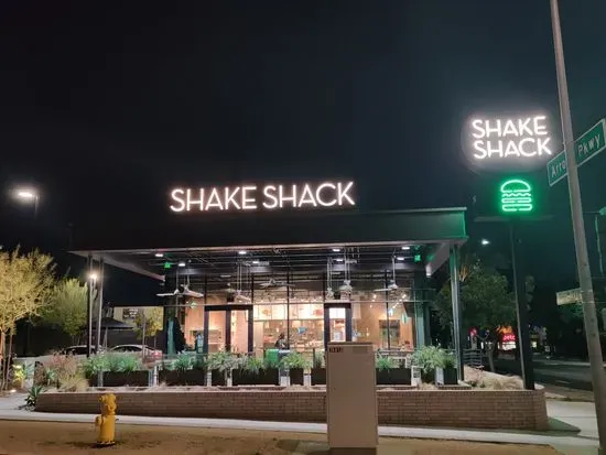 Shake Shack Pasadena