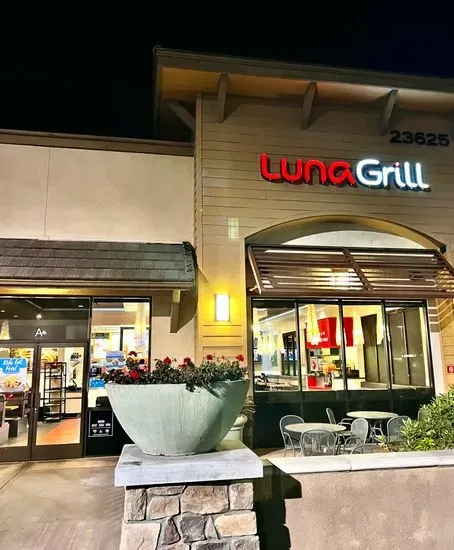 Luna Grill Lake Forest