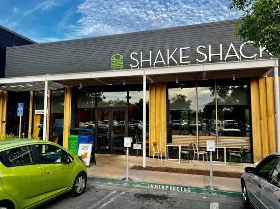 Shake Shack Stanford Shopping Center