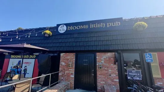 Blooms Irish Pub