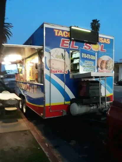 El sol tacos y pupusas