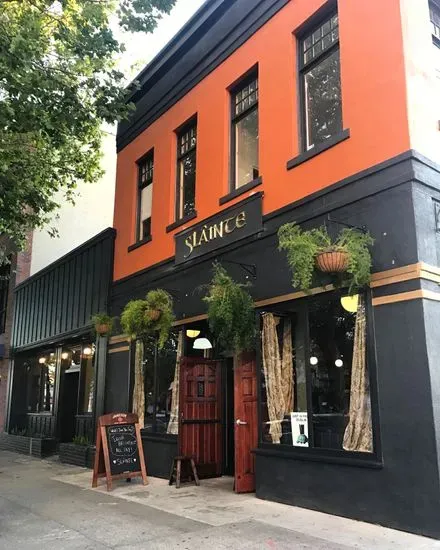 Sláinte Irish Pub Oakland