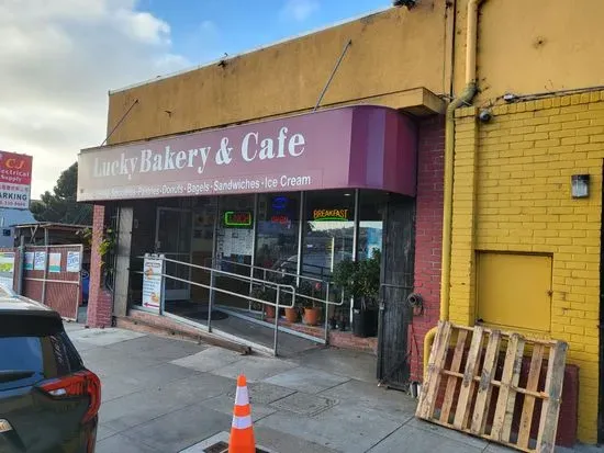 Lucky's Bakery & Cafe