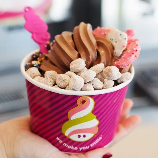 Menchies Frozen Yogurt