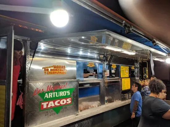 Arturo's TacoTruck