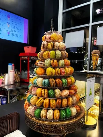 Le Macaron French Pastries