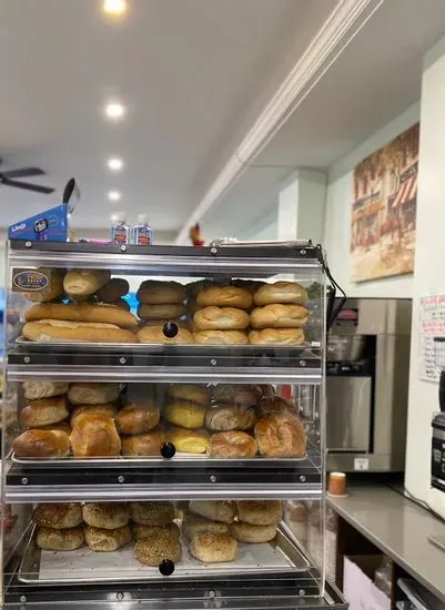 Santiago's Deli&Bagels Inc