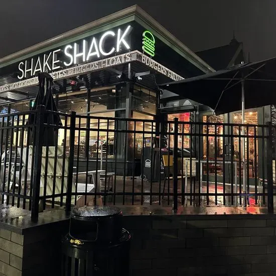 Shake Shack Woodbury Commons