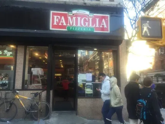 Famous Famiglia Pizzeria