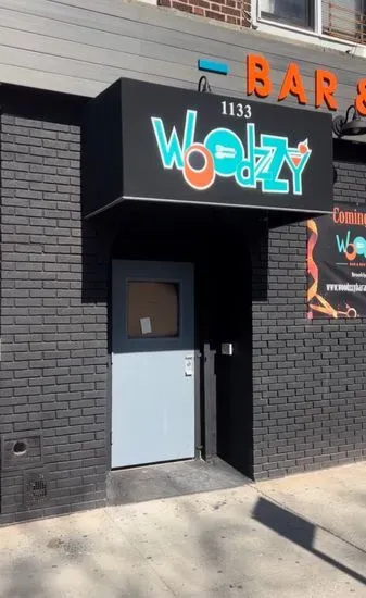 Woodzzy Bar & Restaurant