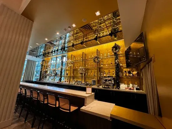 Lobby Bar at Cadillac Hotel