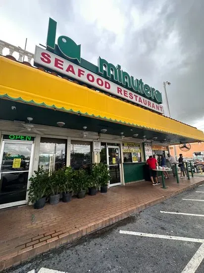 La Minutera Seafood Restaurant