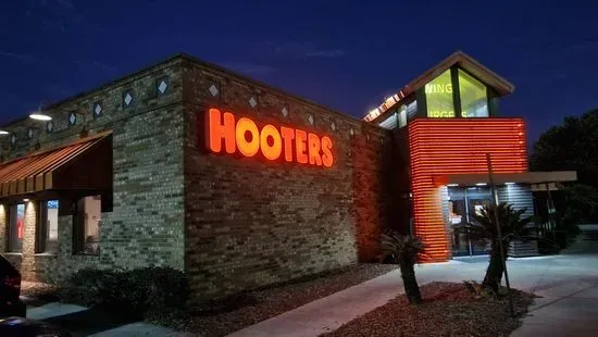 Hooters