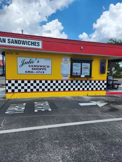 Julio's Sandwich Shop located at Alamo Plaza