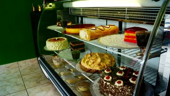 Miski Bakery & Cafe