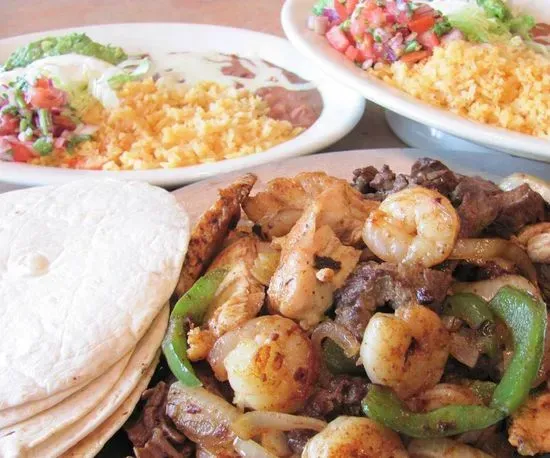 La Fiesta Mexican Grill