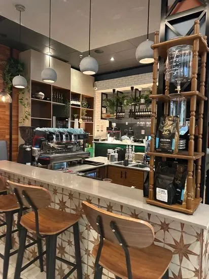 Luka Restaurant and Coffee