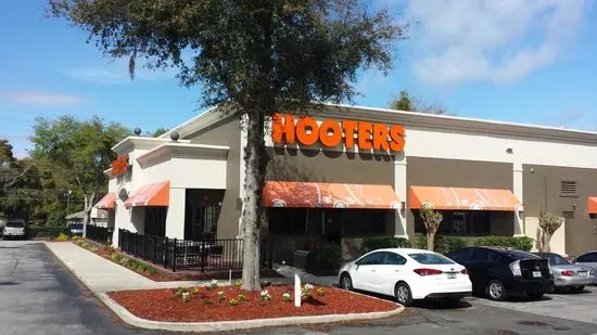 Hooters