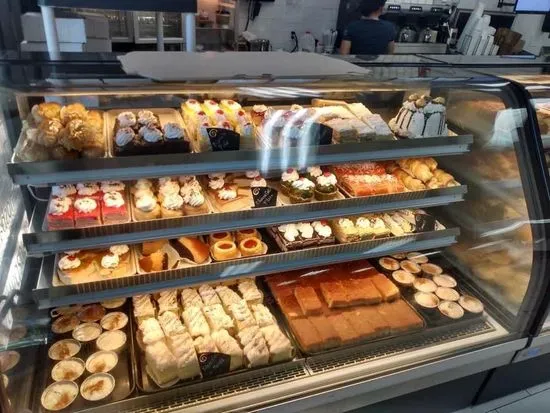 Taino's Bakery & Deli (Goldenrod)