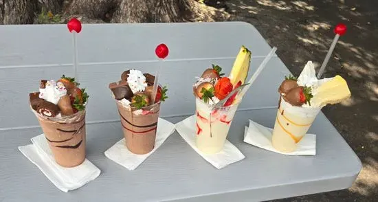 La Isla Del Frappe & Puchunguis Pinchos