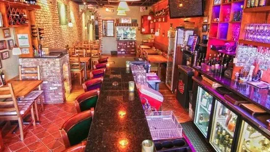 IL Mercato Cafe & Wine Bar