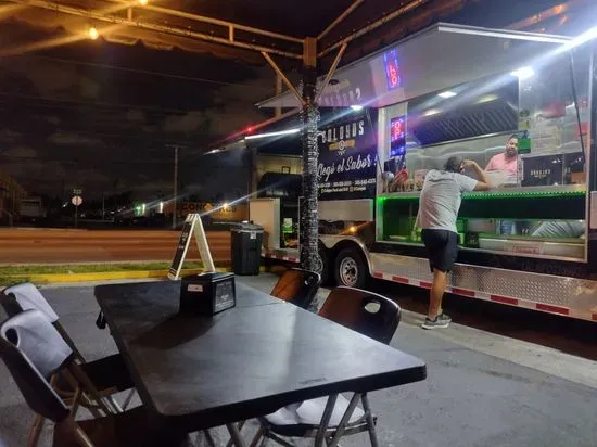 Coloyos Food and Grill (Food Truck)