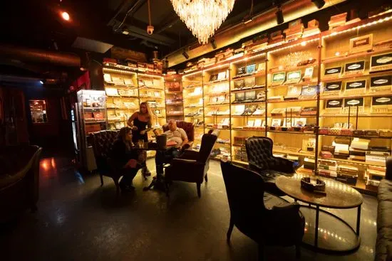 Española Cigar Bar & Lounge