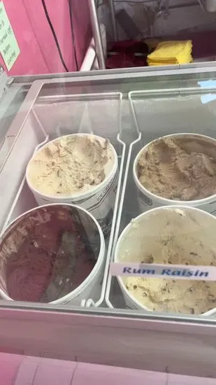 Pinecraft Ice Cream Shoppe