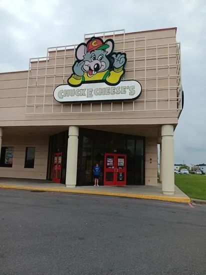 Chuck E. Cheese