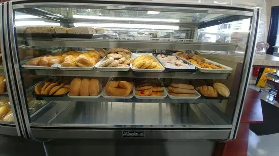 El Salvador Deli