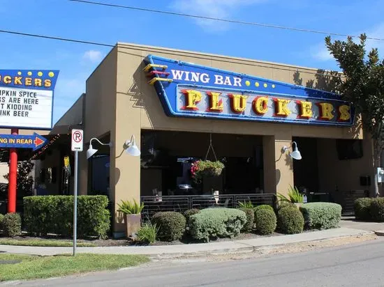 Pluckers Wing Bar