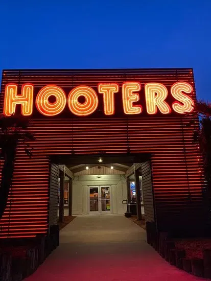 Hooters