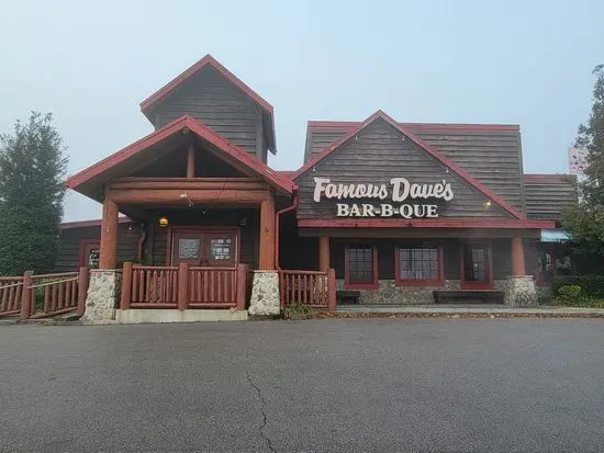 Famous Dave's Bar-B-Que