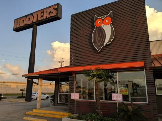 Hooters